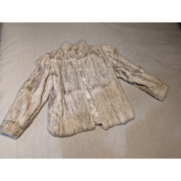Gorgeous Rabbit Fur Coat Size Medium.  Impeccable condition - Picture 5 of 12